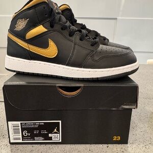 Jordan Kids Sneakers Black and Gold
